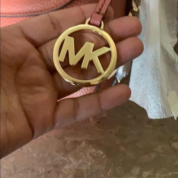 Michael Kors Bedford Legacy Medium Flap Shoulder - Picture 10 of 15